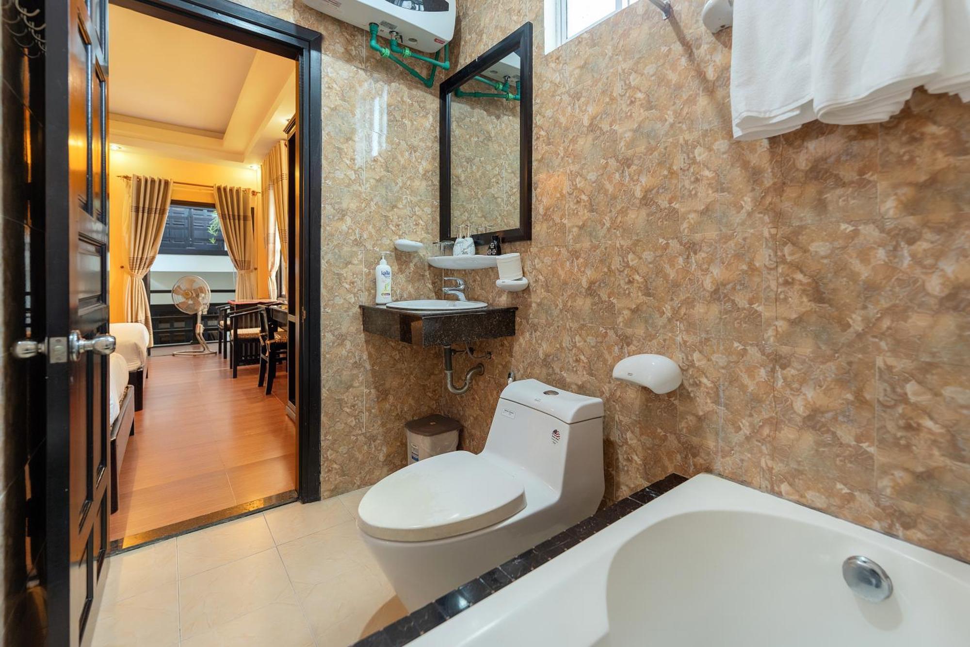Golden Bell Homestay Hoi An Eksteriør billede